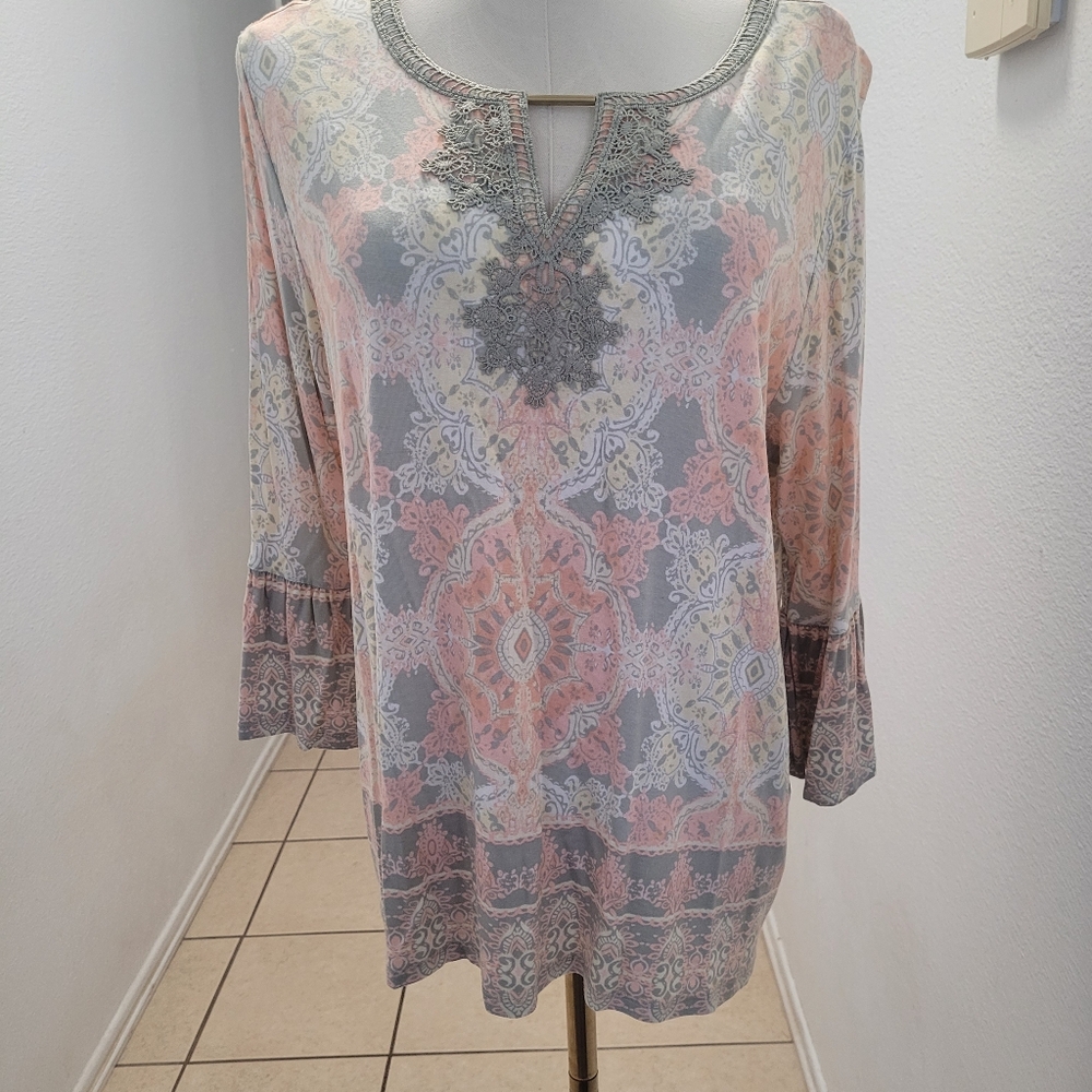 Ruby Rd. Pastel Paisley Embroidered V-Neck Tunic in Pink and Gray PL size